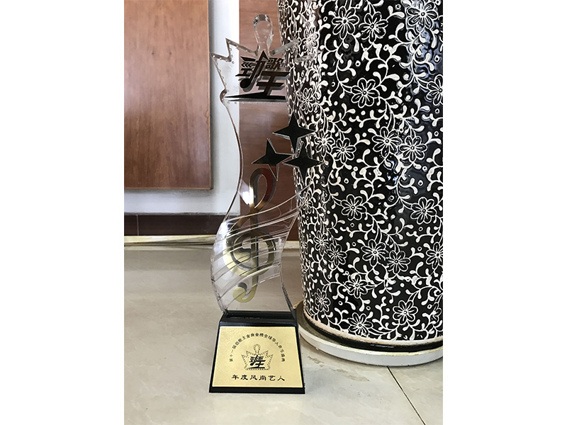 獲第十一屆勁歌王年度風尚藝人獎